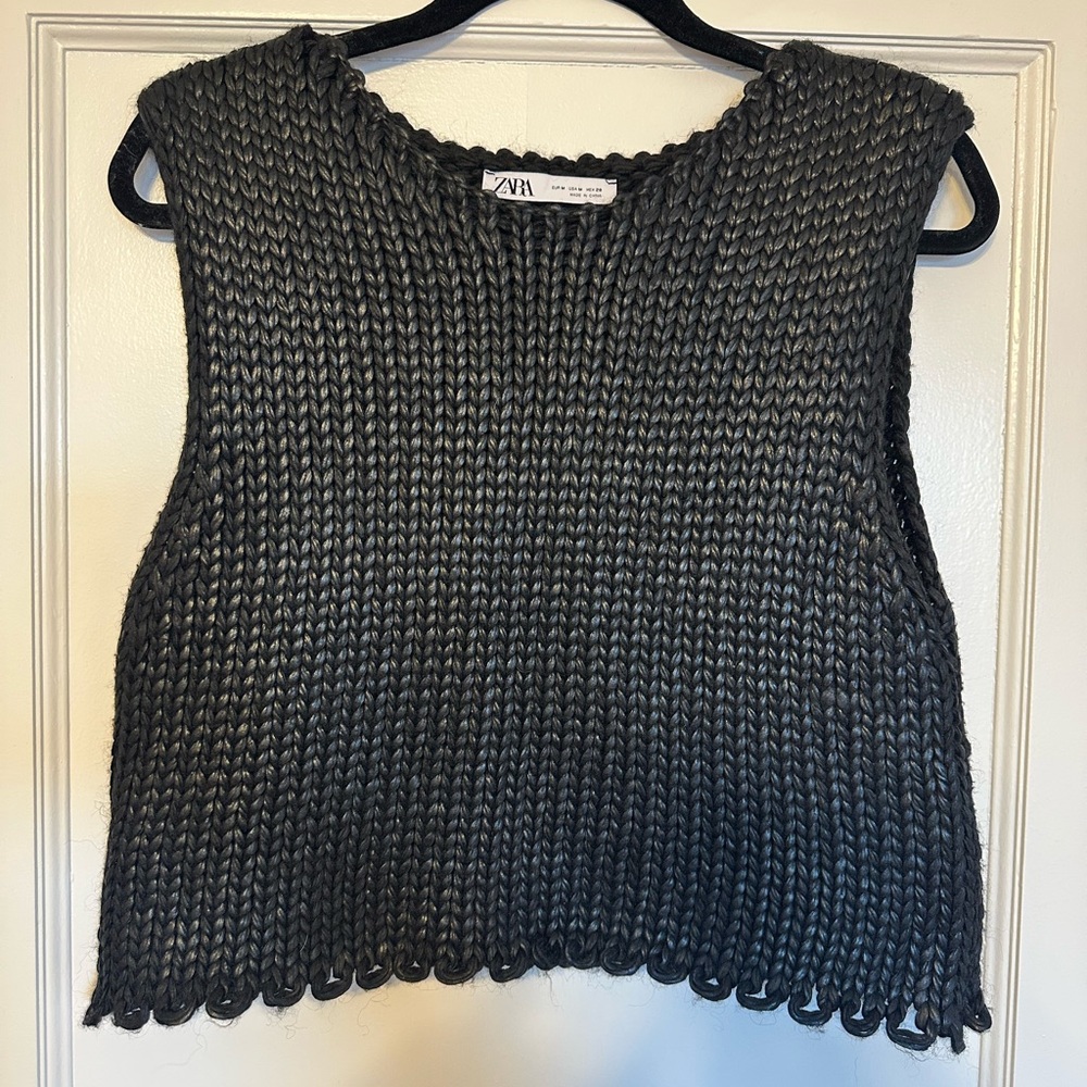 Zara Women's Black Knit Top